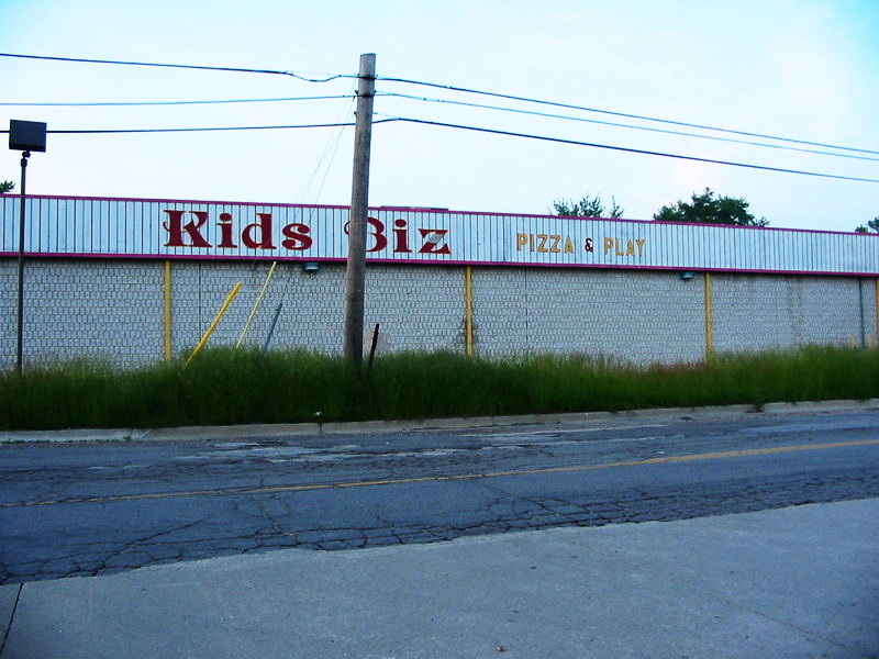 Kids Biz Pizza and Play Center - June 2002 Photo (newer photo)